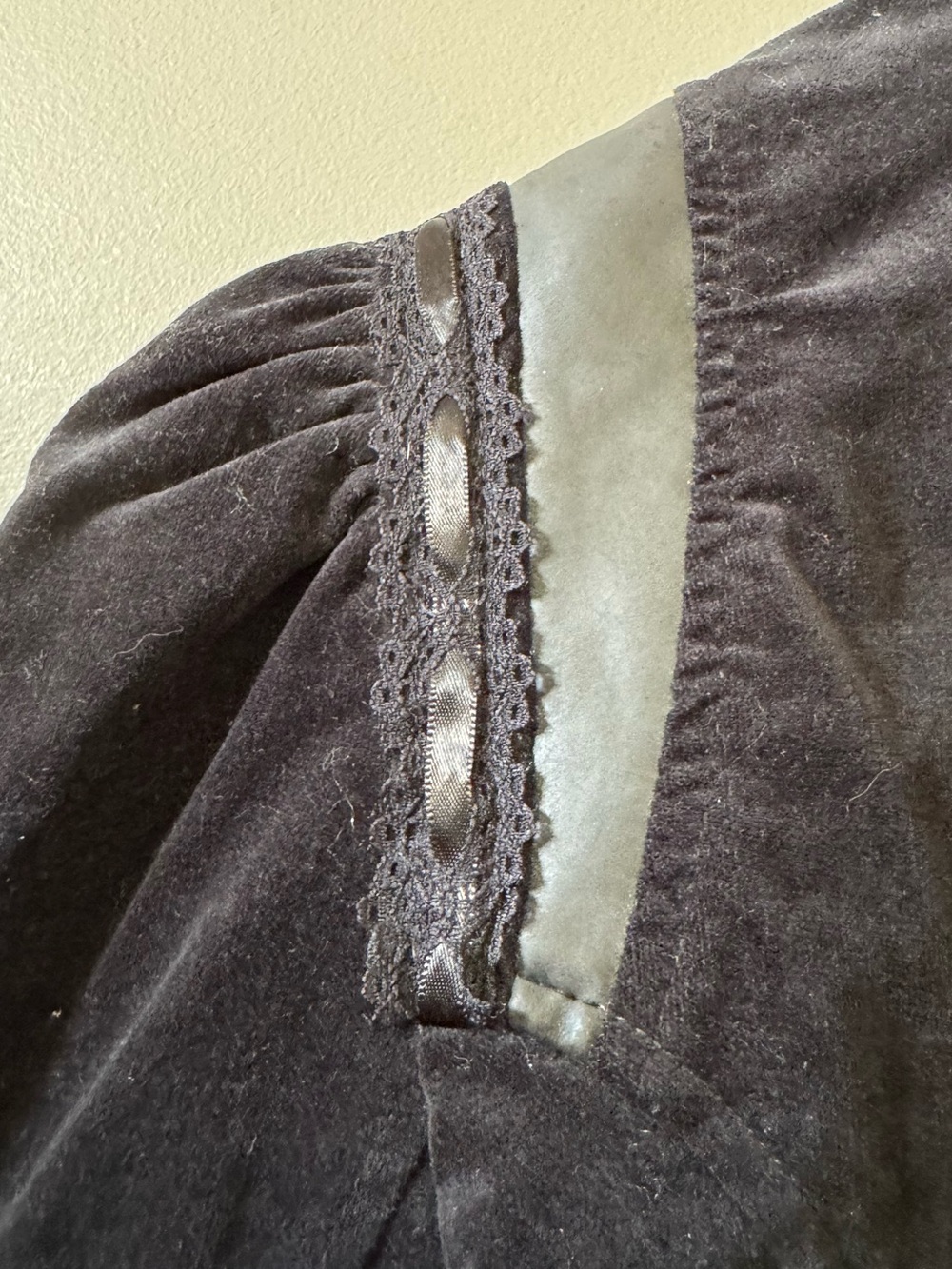 Blacklist Lip Service Lost Velvet empire blazer black jacket - Picture 11 of 14